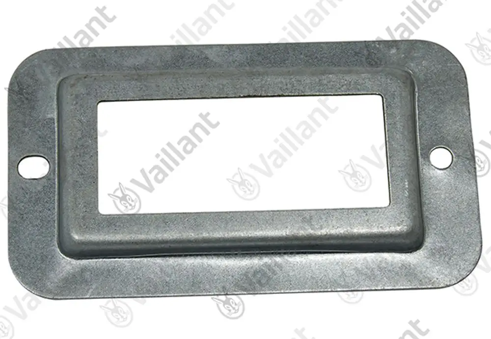 Metallische Abdeckplatte von Vaillant mit rechteckigem Ausschnitt und zwei Befestigungsbohrungen. Geeignet für eine technische Anwendung.